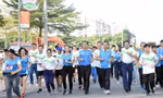 Đại biểu thanh niên Việt - Lào hưởng ứng chặng 7 'Những bước chân vì cộng đồng'
