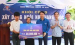Tặng nhà và nhận đỡ đầu học sinh vượt khó học giỏi