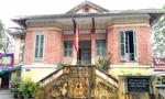 Ngôi biệt thự cổ kiến trúc Pháp đứng trước nguy cơ bị xóa sổ. Nguồn ảnh Internet 