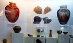 Một góc gian trưng bày gốm cổ Bình Định. Ảnh: Viết Hiền.