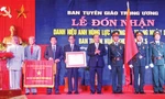 Thủ tướng Nguyễn Xuân Phúc trao tặng danh hiệu Anh hùng lực lượng vũ trang nhân dân cho Ban Tuyên huấn khu ủy khu V.
