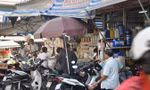 Chợ Kim Biên luôn nhộn nhịp hoạt động mua bán hoá chất.