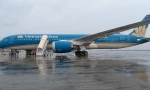 Máy bay Vietnam Airlines từ Anh đến Hà Nội phải hạ cánh khẩn cấp 