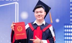 Bố mẹ không biết chữ, con trai vượt hành trình 600km tốt nghiệp thủ khoa đại học