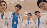 Hospital Playlist 2 vừa mở màn đã "toang" hai cặp đôi, "chú Chân Dài" lại được theo đuổi