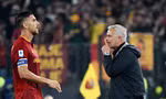 HLV Mourinho nổi 'điên' đòi đuổi một 'cầu thủ phản bội' sau trận hòa của Roma 