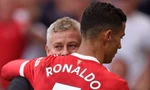 HLV M.U Solskjaer khẳng định không có đặc quyền cho Ronaldo