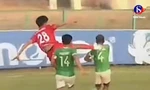 Video: Bay đá như Lý Tiểu Long vào mặt đối thủ, cầu thủ Campuchia bị CLB đuổi ngay 