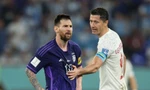 Messi từ chối bắt tay Lewandowski sau khi bị phạm lỗi 