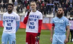 Lý do đằng sau việc cầu thủ Thổ Nhĩ Kỳ kiên quyết không mặc áo ủng hộ Ukraine