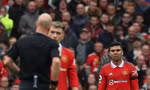 HLV Ten Hag 'nổi khùng' với trọng tài vì thẻ đỏ của Casemiro, ám chỉ MU bị 'đánh hội đồng' 