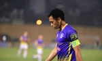 Văn Quyết bị VFF phạt kịch khung vì 'xâm phạm thân thể' trọng tài 
