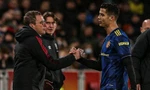 HLV MU giải thích về quyết định thay người khiến Ronaldo giận dỗi
