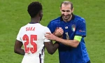 Chiellini đã hét lên câu gì khiến Saka đá hỏng luân lưu?