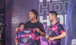 Ronaldinho sang Indonesia chơi bóng, HLV tuyên bố 'thích đá đâu thì đá' 