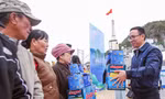 Cùng ngư dân Cát Bà thắp sáng đèn trên biển 