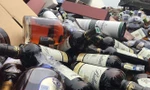 Hàng trăm tấn rượu giả bị tiêu hủy tại Hà Nội. Ảnh: Nguyễn Hoàn