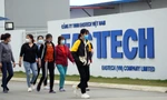 Công nhân đi làm tại Công ty Eastech Việt Nam, dù chưa đáp ứng các quy định phòng chống dịch.
