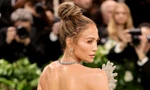 Tại sao lại khỏa thân đến Met Gala?