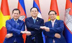 Thủ tướng ba nước Việt Nam - Lào - Campuchia ăn sáng và làm việc
