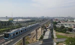 Video: Cận cảnh tàu metro số 1 TPHCM lần đầu chạy thử nghiệm đoạn trên cao 