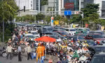 Cầu vượt Nguyễn Hữu Cảnh cho xe máy lưu thông trước Tết Dương lịch 