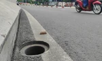 Hàng loạt nắp chắn rác trên cầu vượt Nguyễn Hữu Cảnh 'biến mất'