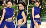 Jennie BLACKPINK diện thiết kế cắt xẻ táo bạo đến Met Gala 2024
