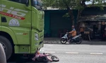 Nữ sinh tử vong dưới gầm xe container