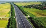 Bộ Chính trị: Ưu tiên nguồn lực đầu tư hoàn thành đường bộ cao tốc Bắc - Nam phía Đông
