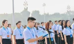 Đại biểu Đại hội Hội sinh viên Thành phố Hà Nội báo công, vào Lăng viếng Bác