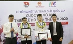2 trong 3 quán quân Quốc gia Cuộc thi Vô địch Thiết kế Đồ họa thế giới 2020 được BTC trao thưởng để đại diện cho Việt Nam tranh tài tại đấu trường Quốc tế, tổ chức tại Mỹ, Năm 2021. Ảnh: Lâm Đăng Hải