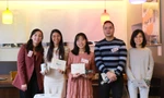 Chị Đào Thùy Anh (ngoài cùng), bên trái và các vị khách mời tại chương trình tọa đàm InspiTalk với chủ đề Chuyển đổi ngành nghề - Theo đuổi đam mê