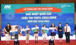Trao 40 giải Quốc gia cho thí sinh thi tiếng Anh quốc tế TOEFL Challenge 