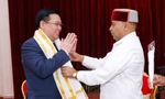 Chủ tịch Quốc hội Vương Đình Huệ và Thống đốc Bang Karnataka, Ấn Độ 