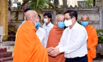 Thủ tướng Phạm Minh Chính đến thăm chúc mừng Đại lễ Phật đản Ban trị sự Giáo hội Phật giáo Việt Nam TP. Cần Thơ, ngày 22/5/2021. Ảnh: VGP/Nhật Bắc 