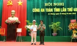 Thứ trưởng Lương Tam Quang trao Quyết định bổ nhiệm Đại tá Bùi Tấn Ân giữ chức Phó Giám đốc Công an tỉnh An Giang. 