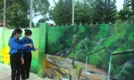 Đoàn làm mới tường cũ bằng những bức tranh sinh động