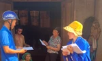 'Áo xanh' Đắk Lắk đến từng nhà phát tờ rơi, tuyên truyền pháp luật