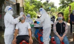 Ngành Y tế Đắk Lắk lấy mẫu test nhanh cho người dân