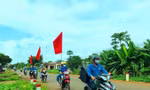 Đoàn thanh niên chở loa tuyên truyền phòng chống dịch