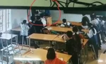 Phụ huynh xông vào lớp đánh học sinh lớp 6.