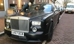 Rolls-Royce Phantom với gói độ Mansory nổi bật trên phố