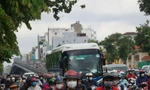 Đường phố TPHCM ùn tắc kéo dài ngày đầu làm việc sau kỳ nghỉ lễ