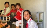 Hoa hậu H'Hen Niê làm điều ý nghĩa này tại lễ khai giảng đặc biệt ở Lai Châu