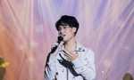 Dàn ca sĩ gen Z Võ Việt Phương, Grey D cùng sinh viên ĐH Luật TP. HCM khuấy đảo đêm nhạc 'Nắng Hạ'