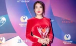 Không hổ danh 'chân dài đắt show bậc nhất thập niên 1990', diện đồ kín vẫn khoe trọn 'body sexy'