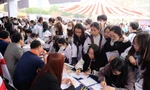 Thí sinh tham gia ngày hội tư vấn tuyển sinh trong hai ngày cuối tuần qua Ảnh: Diệp An 