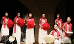 Các nghệ sĩ, người mẫu Ý và Việt Nam biểu diễn áo dài ở San Mario