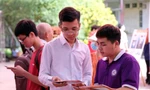 Thí sinh tham gia ngày hội tư vấn đăng ký nguyện vọng xét tuyển ĐH, CĐ 2023 Ảnh: Mạnh Thắng